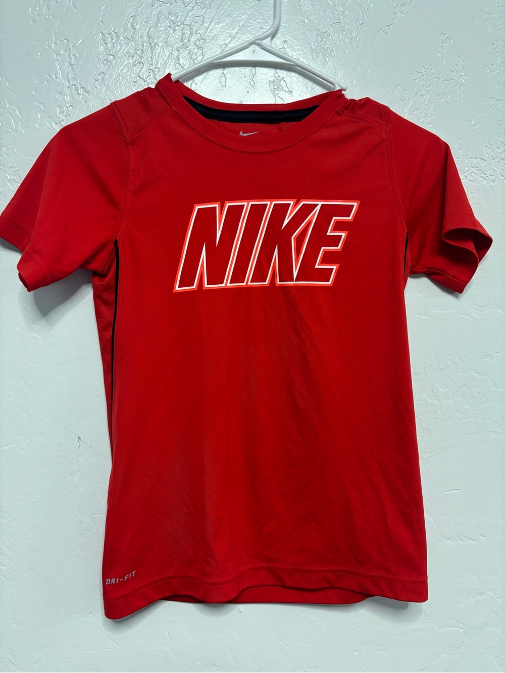 Boys size small Nike brand shirt, #K1242 - Picture 1 of 5